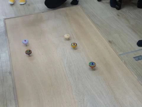 こま回し大会の画像