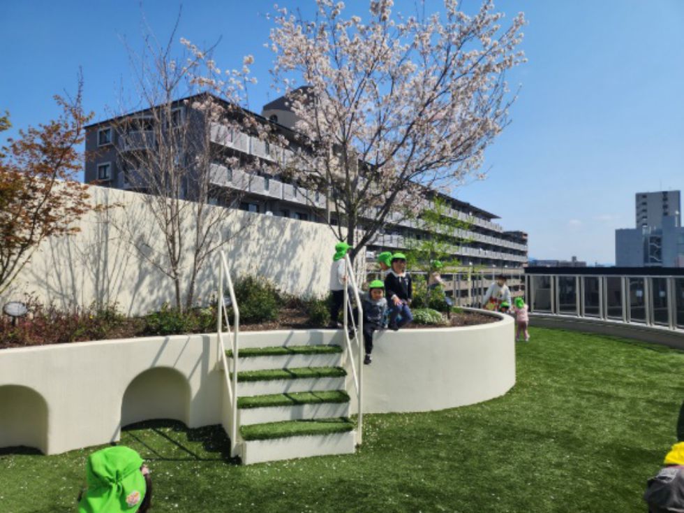 にぎやかにたのしくの画像